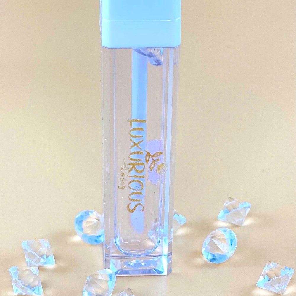 Luxurious Loves lip gloss